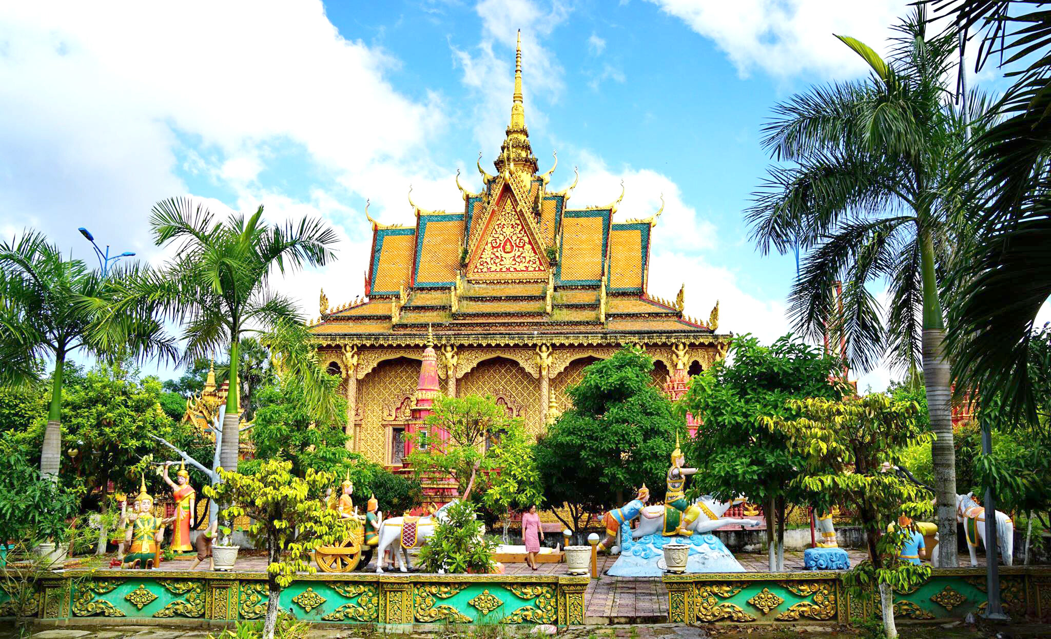 Experience Vietnam’s heritage with visa-prepared tours
